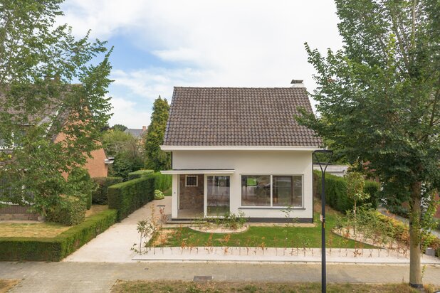 Karaktervolle vrijstaande woning in Hove