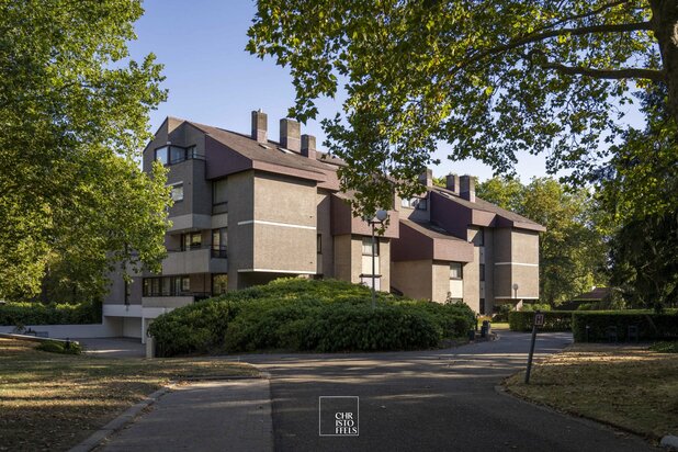 Spacious penthouse (310 m²) in a green park setting near Maastricht!
