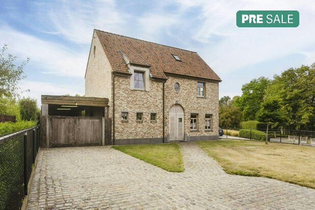 Beautiful villa in rural surroundings for sale in Avelgem