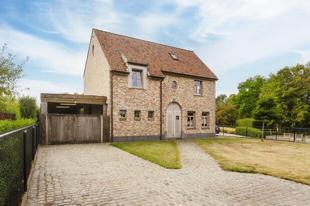 Belle villa dans un environnement rural à vendre à Avelgem