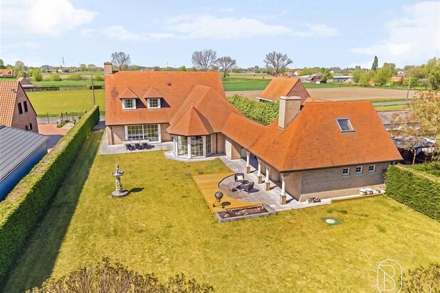 Perfect onderhouden grote villa op 3000m2.