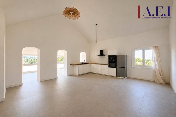 SIX-FOURS-LES-PLAGES   T5 VUE MER   125 M2   JARDIN PRIVATIF
