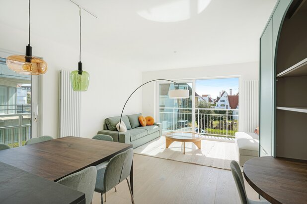 Appartement deux chambres entièrement rénové, à distance de marche de la plage de Duinbergen.