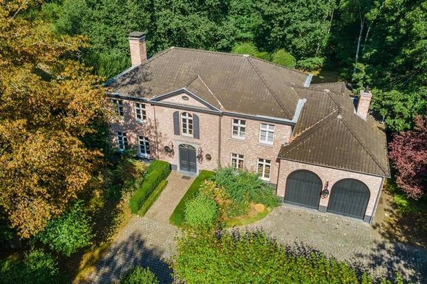 Exclusieve villa met ruimte en privacy op een royaal perceel