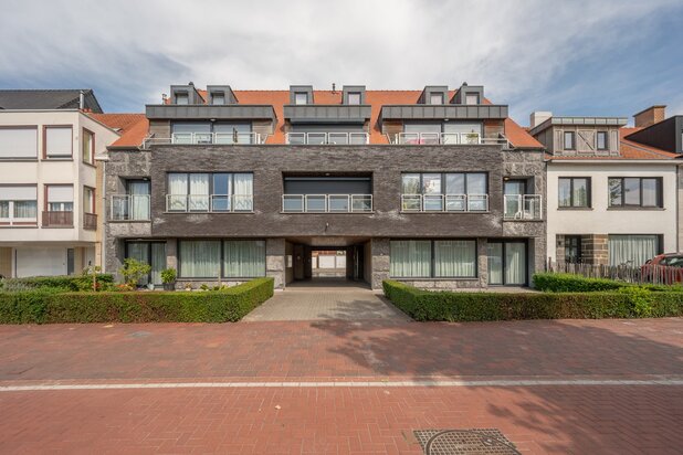 Appartement-duplex ensoleillé avec 3 chambres et poss. garage.