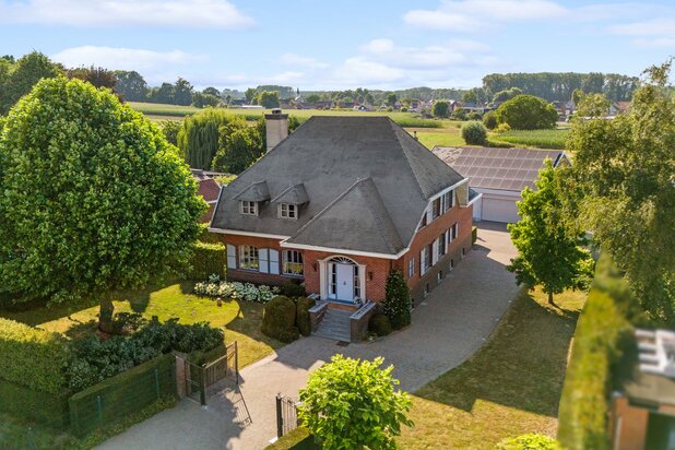 Luxueus gerenoveerde herenwoning met loods op 2.137m²