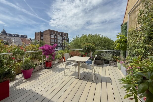 Place Brugmann, prachtig gerenoveerd triplex met terras.