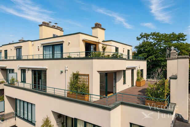 3-bedr. penthouse, south-facing terrace, ± 70 m²