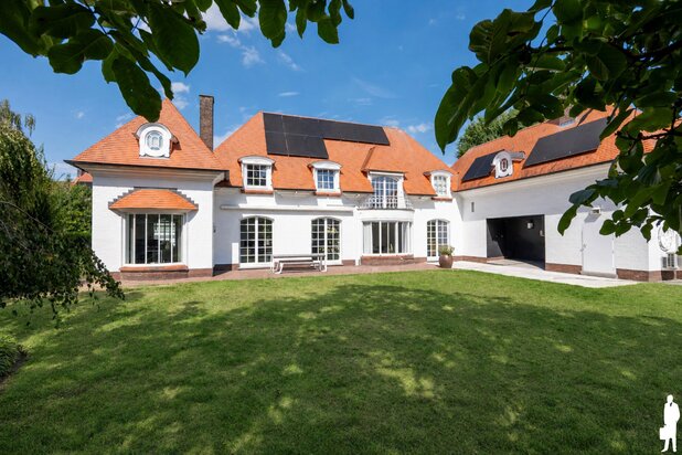 Karaktervolle woning met groene tuin op perceel van 1.405 m²