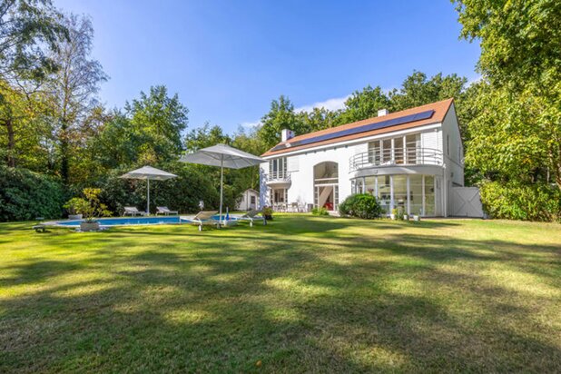 Long Island Villa met Zwembad en Privacy te Hof ter Linde