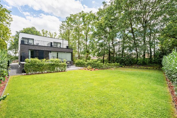 Exclusieve multifunctionele designvilla met luxueuze B&B, restaurant en uitzonderlijk potentieel te Zonhoven.