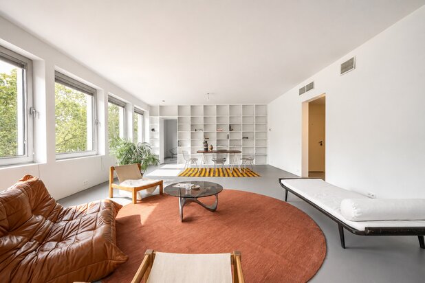 Architecturaal gerenoveerd en energiezuinig (EPC B) appartement van 215 m² met aangenaam terras op toplocatie op het Zuid