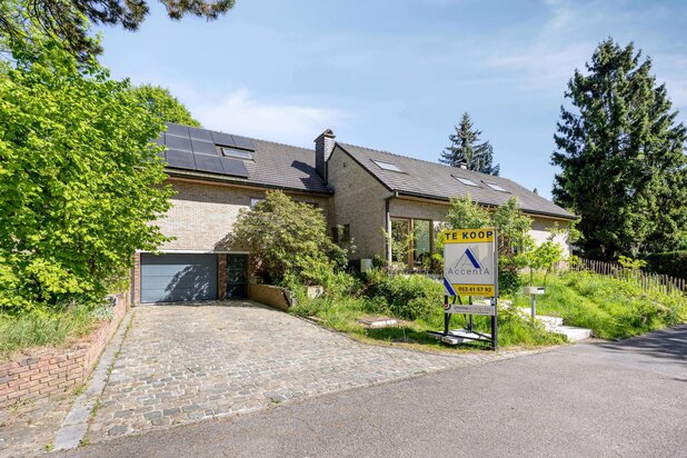 Spacious villa on a traffic-free street