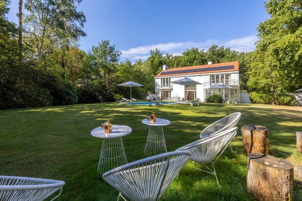 Long Island Villa met Zwembad en Privacy te Hof ter Linde