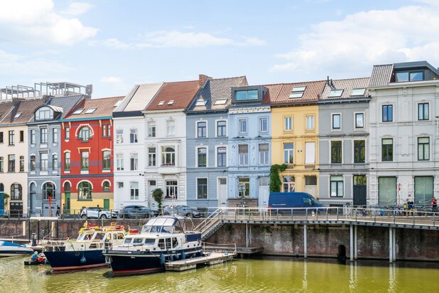 Statige herenwoning met unieke zichten aan Portus Ganda