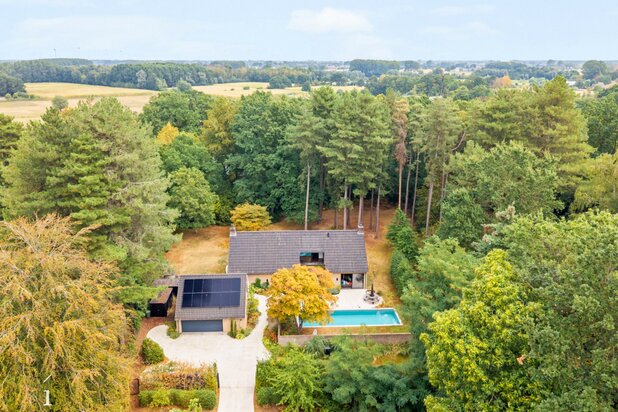 Energiezuinige villa met zwembad in een groene en rustige woonomgeving