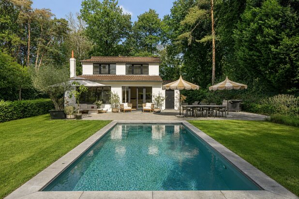 Stijlvolle villa waar mediterrane charme en hedendaags buitenleven harmonieus samenkomen op een toplocatie in Heide