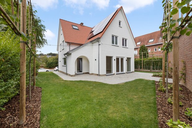 Gerenoveerde villa in gegeerde wijk Ter Elst