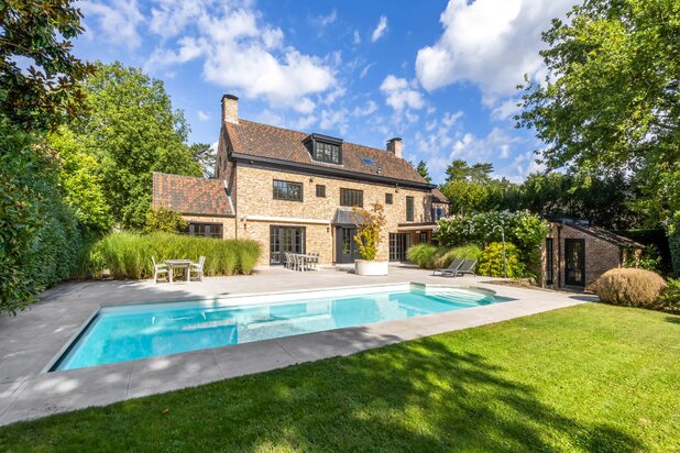 Prestigieuze villa met zwembad op 3.528 m² op toplocatie!