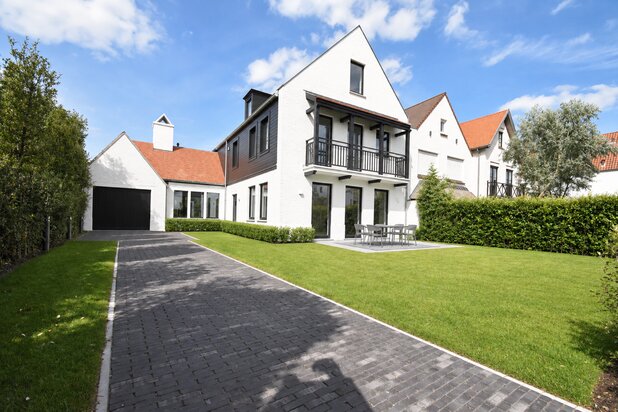Recente koppelvilla te koop aan de Oude Molen in Knokke