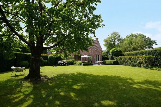 Totaal gerenoveerde eigendom op 1.245 m² nabij Kortrijk