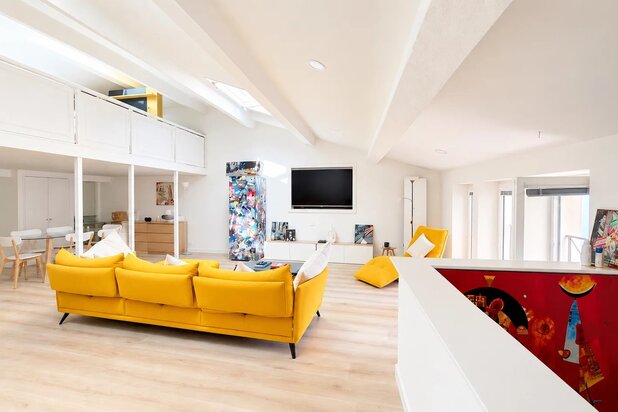 100 mètres du Palais des Festivals et des plages de Cannes,  loft de 114,08 m²