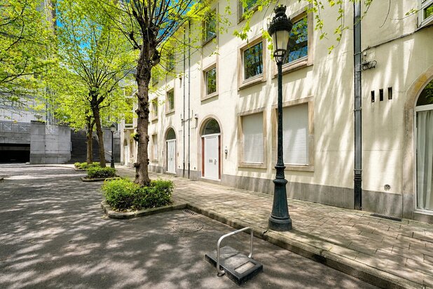 Sablon: Maison 3ch avec espace extérieur + parking