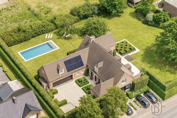 Exclusieve villa met praktijk/kantoor en prachtige tuin