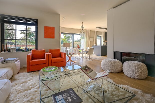 High-end wonen in deze energiezuinige driegevelvilla met zuidwesttuin