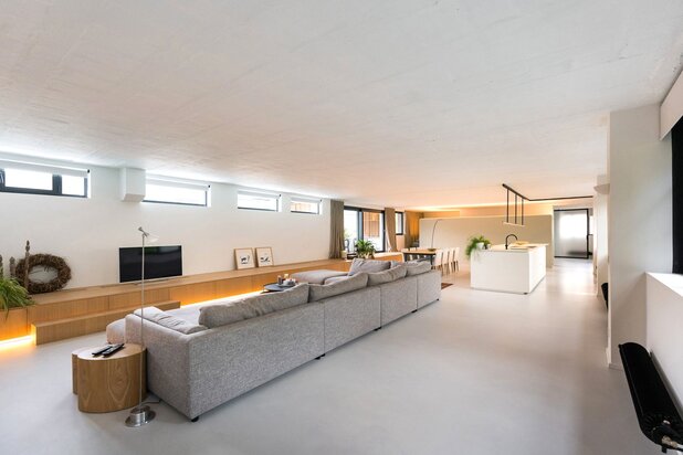 Loft de 304 m² avec terrasse près de Tour & Taxis
