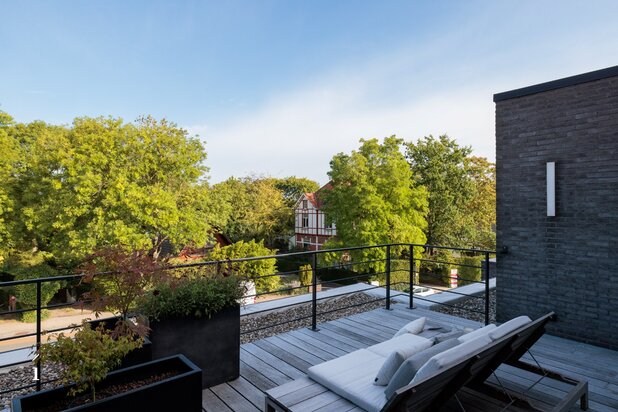 Moderne en lichtrijke urban villa aan het Sint-Pietersstation