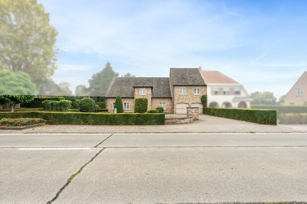 Ruime instapklare woning te koop met 6800 m² grond in Hamme