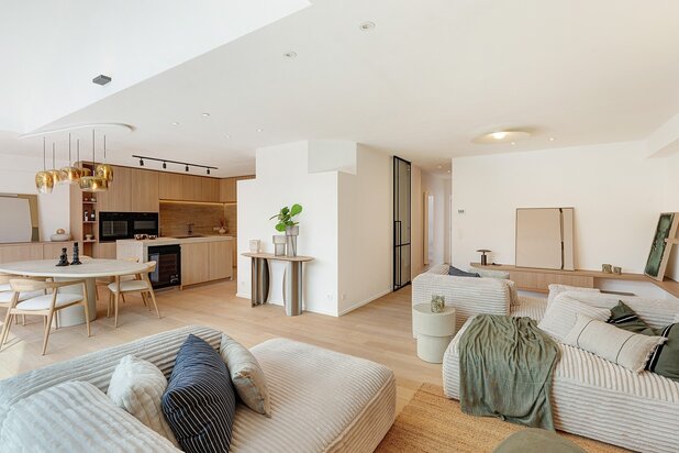 Ruime gerenoveerde duplex met 4 slaapkamers in Knokke.