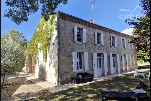 Maison individuelle à vendre à Cartelègue – 230 m², 4 chambres