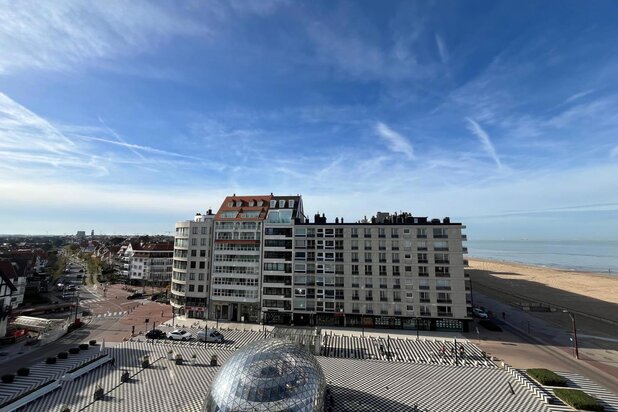 Large apartment with sea view for sale Albertplein Zoute