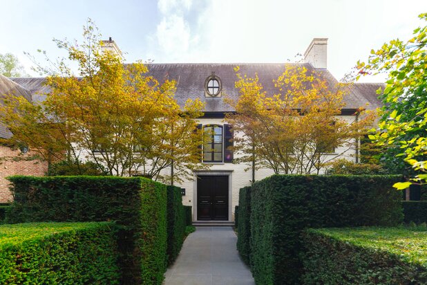 Exceptional luxury on an AAA location