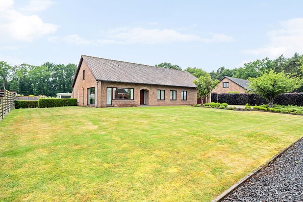 Rustige gelegen woning op perceel van 1.570 m² te Balen
