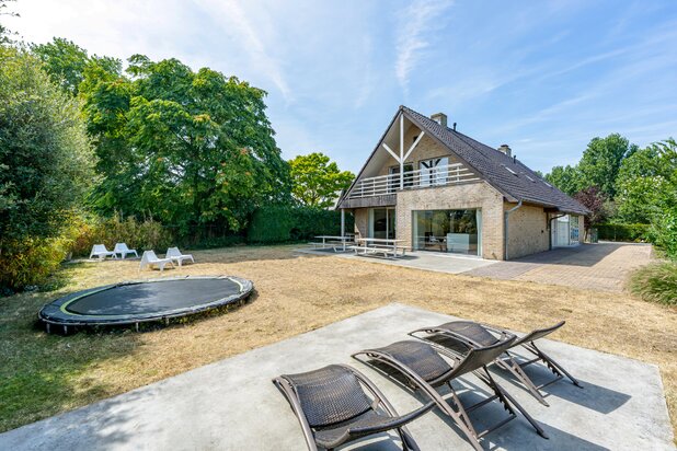 Ruime instapklare villa in gegeerde villawijk