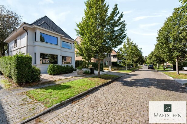 Top afgewerkte, instapklare villa op 1076 m² in Sint-Andries
