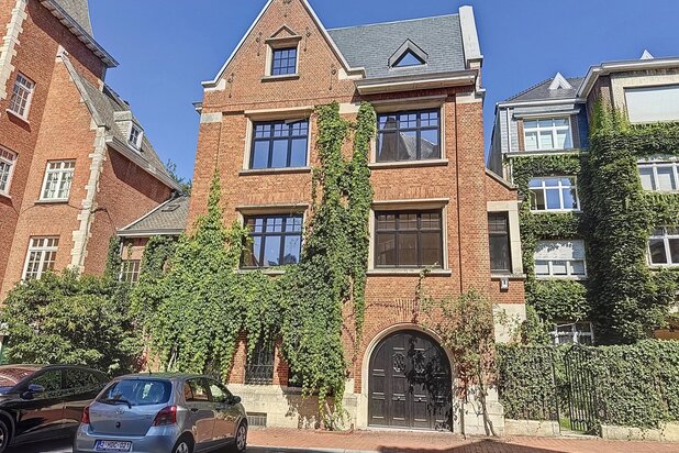 Tegenover de Abdij van Ter Kameren – Exclusieve herenwoning met renovatieproject
