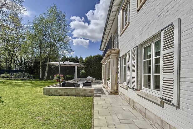 5/6 slaapkamer villa op terrein - dubbele garage