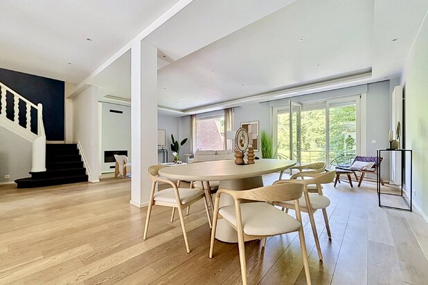 Uccle- Coghen- Groot familiehuis met tuin en garage