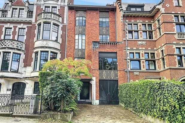 Square Vergote - Mooi geklasseerd huis met tuin en garage