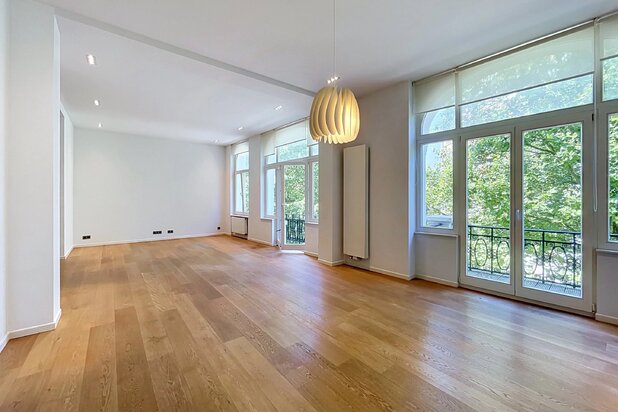 Avenue Molière — Élégant appartement de caractère, 4 chambres, 4 salle de bains