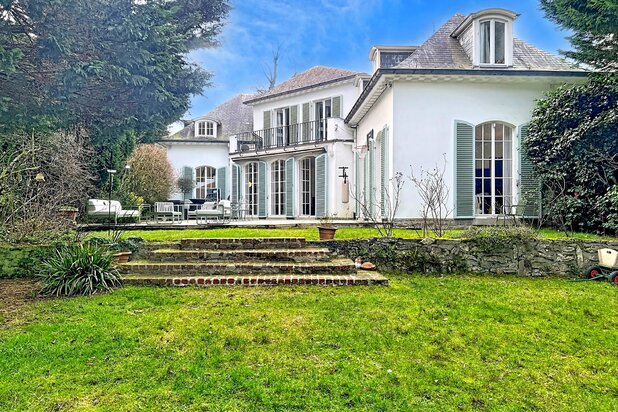 Prachtige villa gelegen op een uitzonderlijk en zeldzaam terrein van 21 are