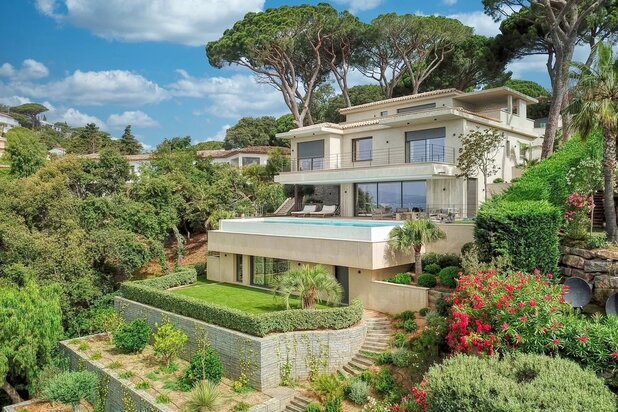 Breathtaking Sea Views – Sleek Contemporary Villa in Sainte-Maxime