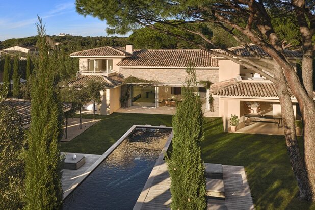 Exclusive villa located only 10 minutes from Saint-Tropez