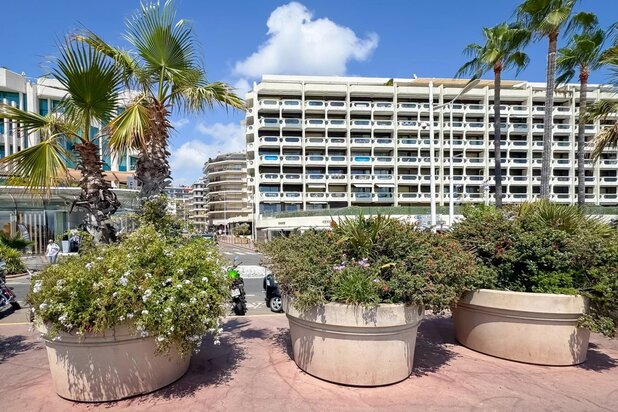 Stylish 1-bedroom apartment with garage in Le Palais Lumière, Cannes