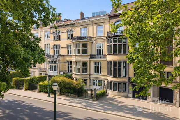 Ijzeren Plassen, prachtig herenhuis ondertekend door architect E. Delune