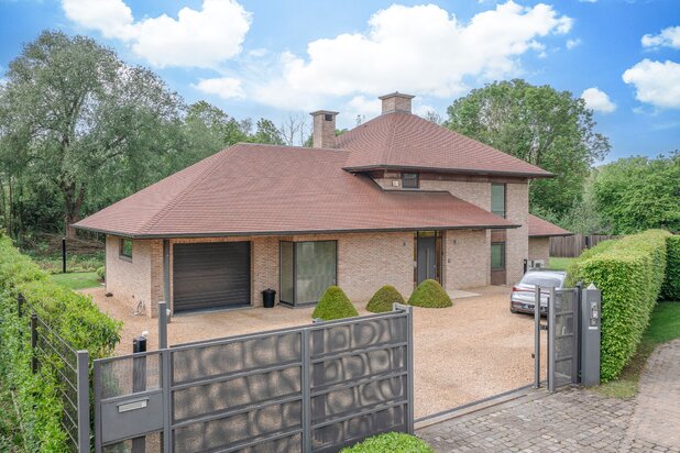 Exclusieve villa met binnenzwembad in Dilbeek